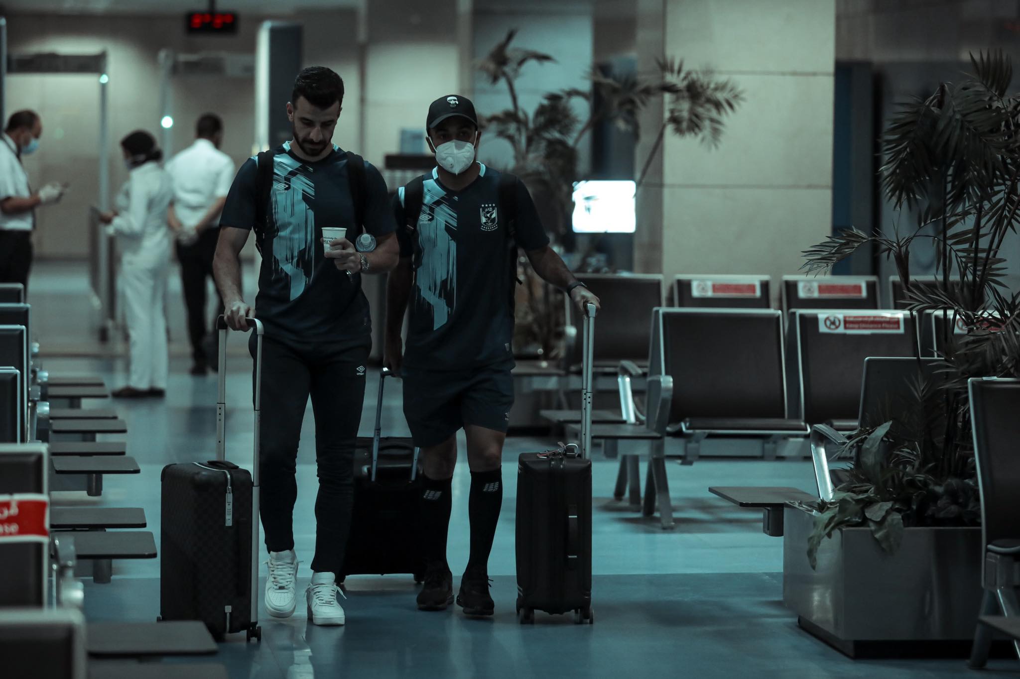 دوري أبطال إفريقيا| بعثة الأهلي تغادر مطار القاهرة متوجهة إلى جنوب إفريقيا
