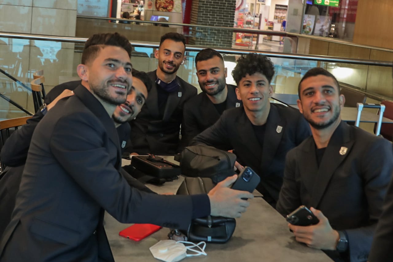 بعثة الفريق في المطار